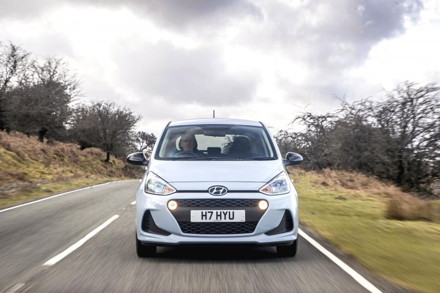  Hyundai i10 Play 2019 года  (UK) (фото 14 из 42)